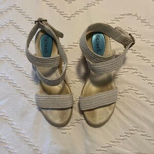 Fitzwell Women's Elegant Cream Sandals